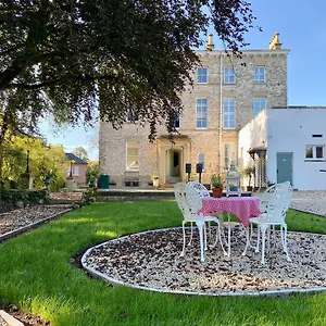  Aparthotel Railway House By Chateau Anna